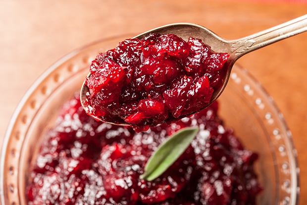 how to make a cranberry sauce- the basics by chowhound